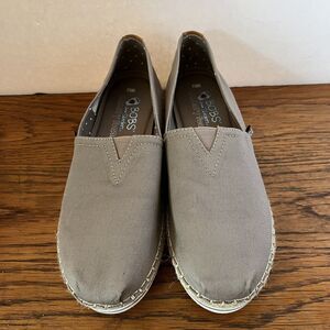 Bobs Skechers Women's 8.5 Slip-on Shoes Breeze New Discovery Memory Foam Taupe